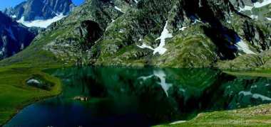 alpine-lake