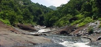 keezharkuthu-waterfall