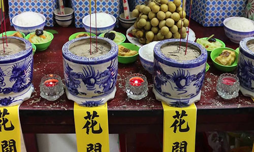 Praying for lord Buddha